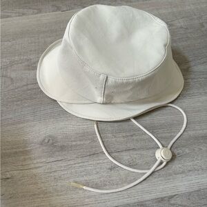 Lululemon Women’s bucket hat